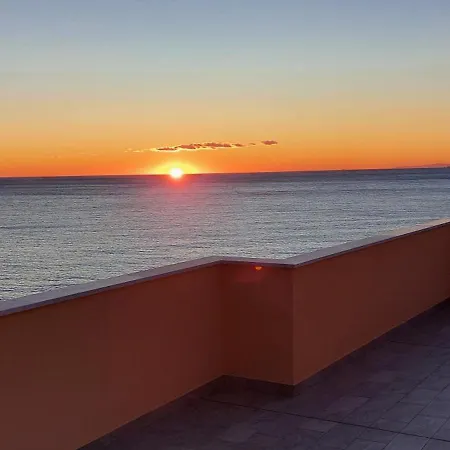 Enrica With Amazing View Moneglia