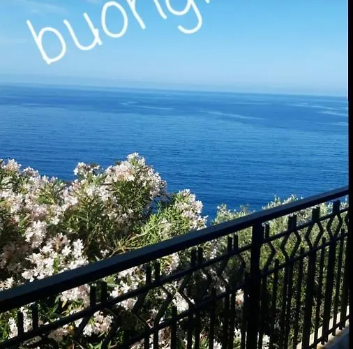 Enrica With Amazing View Apartamento