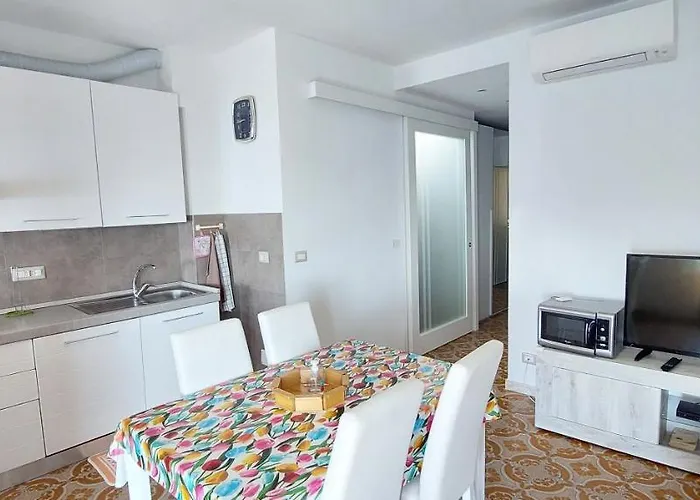 Enrica With Amazing View Moneglia