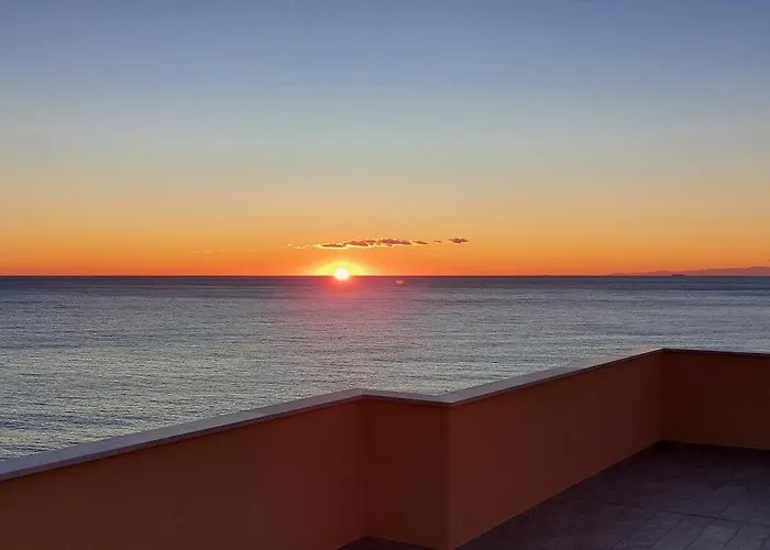 Enrica With Amazing View * Moneglia
