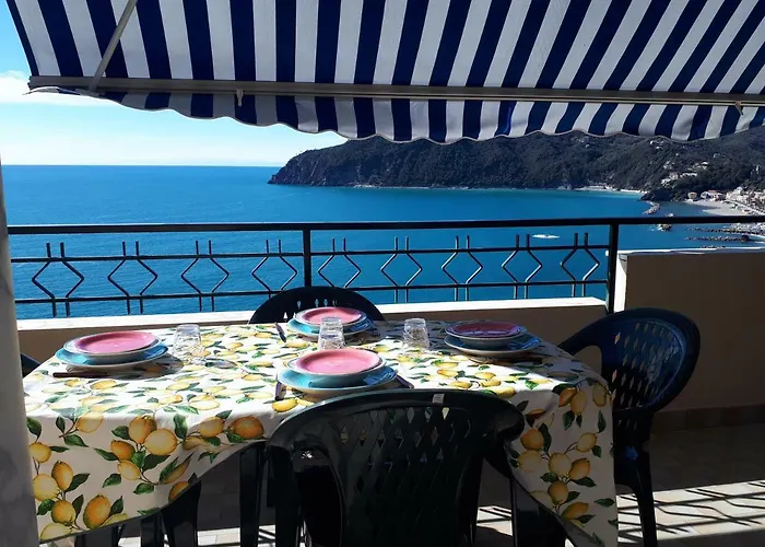 Enrica With Amazing View Moneglia